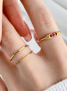 日韩时尚百搭气质小巧精致迷你鹅蛋红锆石钛钢戒指镀金指环中指女