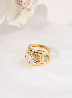 欧美时尚轻奢椭圆单钻钛钢镀18K金戒指简约小众设计指环中指食指