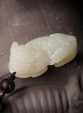 本命年和田玉霸王貔貅吊坠腰缠万贯玉石男女款招财转运白玉挂件项