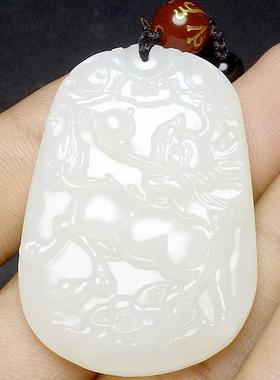 本命年新疆和田玉麒麟吊坠精雕和田玉麒麟献宝玉石挂件礼物