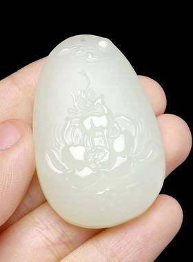 本命年新疆和田玉莲花牌子精雕福禄鹿莲花玉挂件礼物