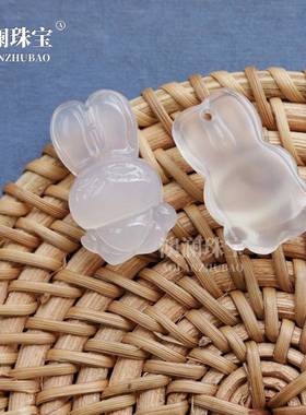 本命年玉髓小兔子吊坠毛衣链冰种玛瑙小白兔挂件配饰礼物