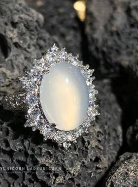 本命年高冰鸽子蛋玛瑙戒指镶嵌国潮冰白气质款玉石开口女礼物