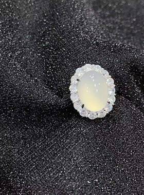 本命年银镶嵌绿玉髓大蛋面满钻女戒白冰玛瑙玉石戒指供礼物