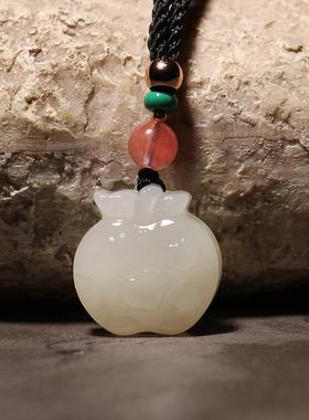 本命年和田玉吊坠平安夜苹果项链女款饰品玉坠玉石挂件礼物