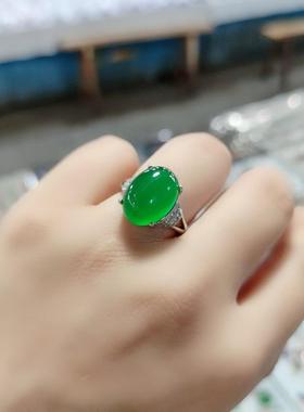 本命年绿玉髓戒指女款玛瑙鸽子蛋宝石女戒银镶翡翠祖母绿色开口指