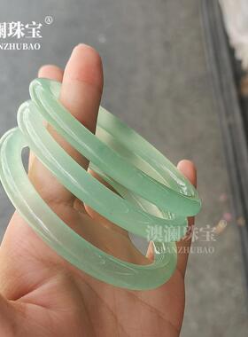 本命年圆条冰种石英岩玉镯子淡果绿色玉石手镯礼物