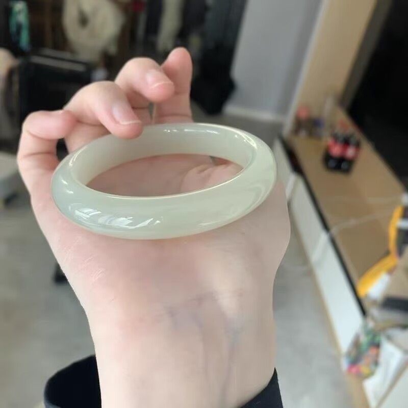 天然新疆和田青白玉手镯女扁条轮胎浅晴水正品青海玉石平安手镯子,淘宝优惠券,粉丝福利购,淘宝优惠卷