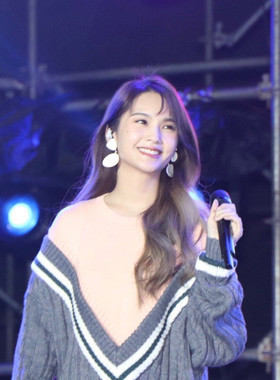 新品明星王菲同款的dj女夜店耳环