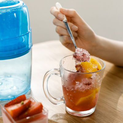 日本进口手摇刨冰机家用小型迷你手动碎冰机雪花绵绵冰炒冰沙冰机 虎窝淘