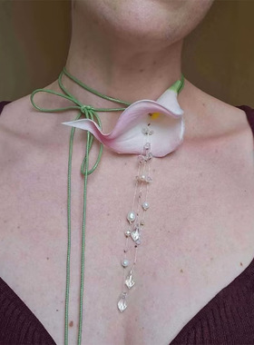 独特设计粉色马蹄莲珍珠流苏花朵系带项链女choker颈带颈链锁骨链