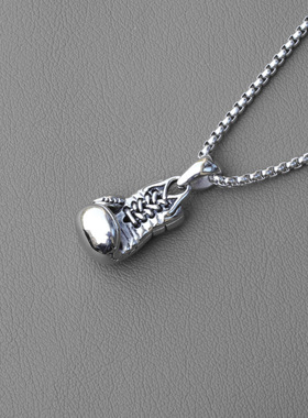 欧美时尚复古男士拳头项链运动钛钢潮人个性不锈钢项坠项男女吊坠