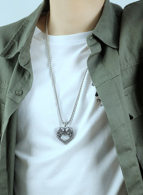 新款不锈钢双骷髅头爱心长款项链朋克嘻哈饰品亚马逊热卖款男
