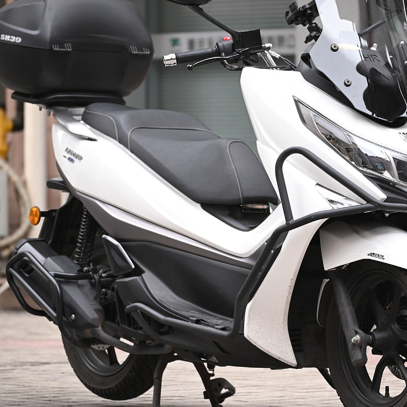 适用豪爵UHR150防摔防撞护杠保险杠排气保护罩加长后挡泥靠背配件 - 图1