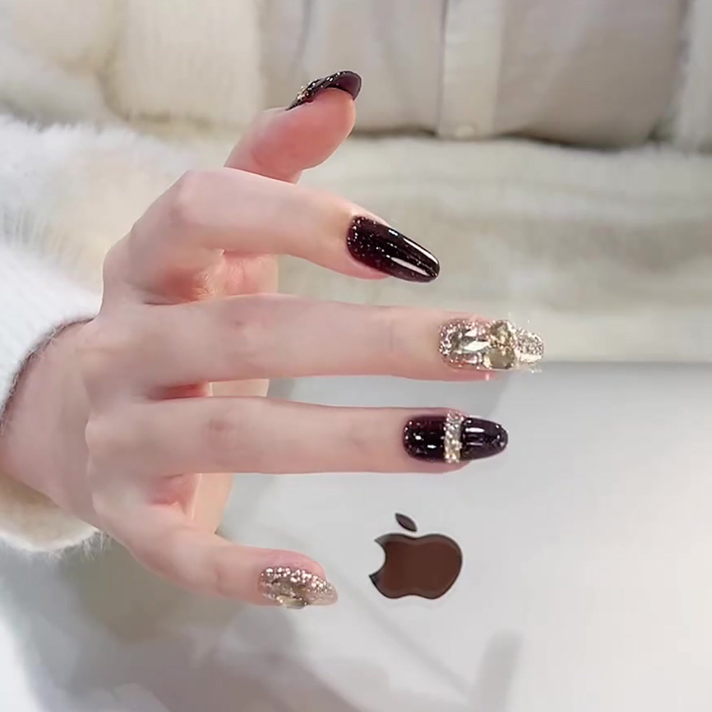 2025年新款秋冬网红爆闪棕黑显白美甲穿戴甲纯手工高级感短款定制,淘宝优惠券,粉丝福利购,淘宝优惠卷