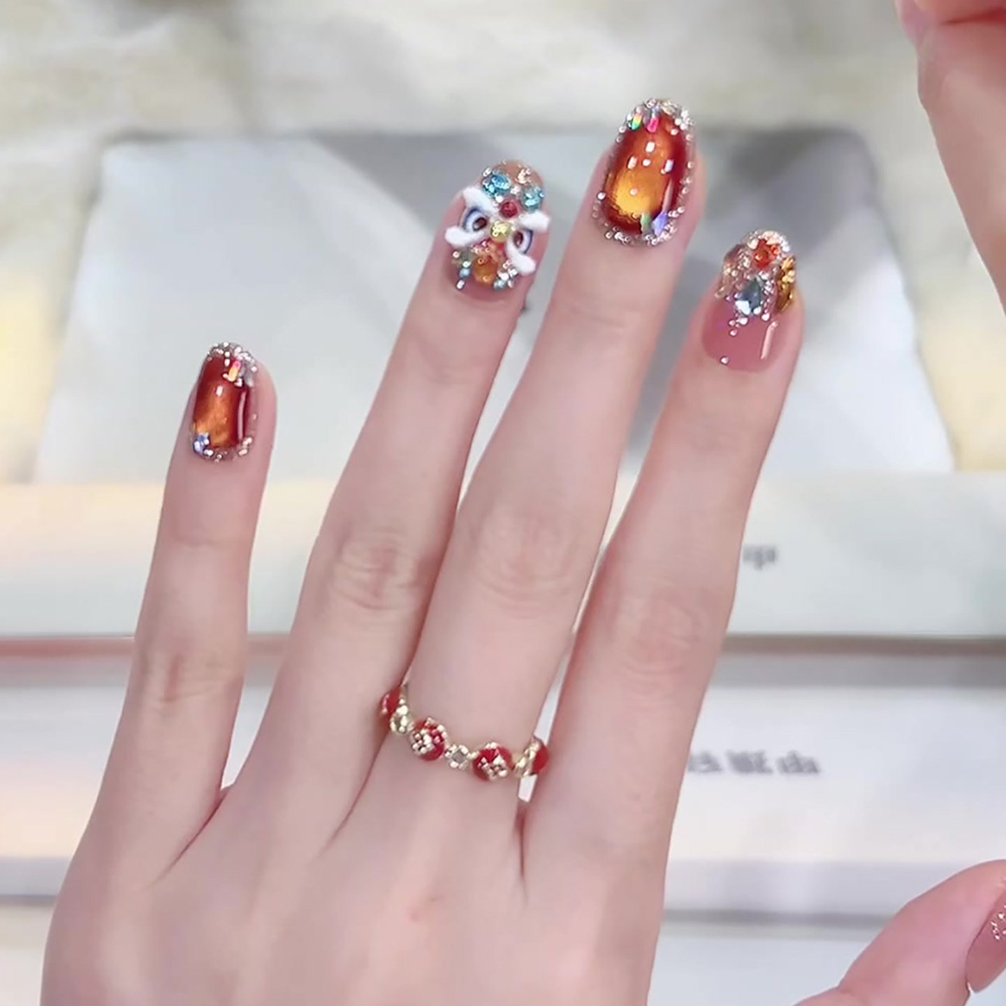 2025年新款新年红色iphone橙醒狮显白美甲穿戴甲手工高级感中长款,淘宝优惠券,粉丝福利购,淘宝优惠卷