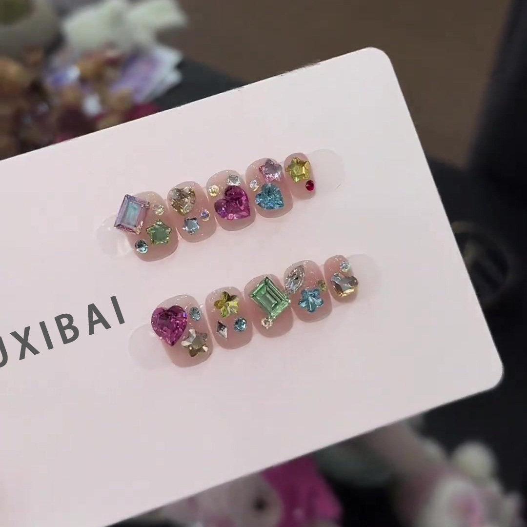 2025年新款宝石糖盒子爆闪彩色满手钻美甲显白穿戴甲纯手工高级感,淘宝优惠券,粉丝福利购,淘宝优惠卷