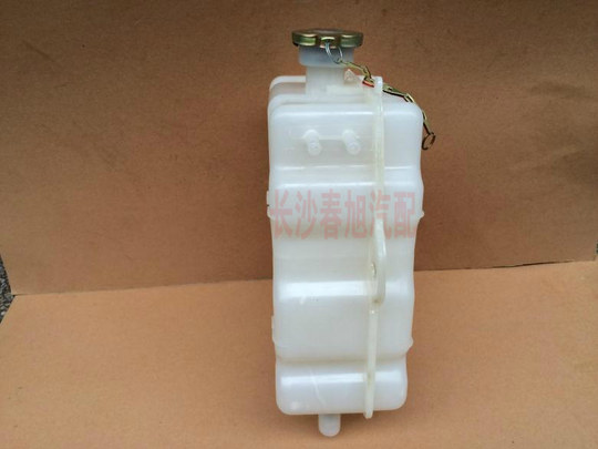 Jiesai is suitable for Jiefang 151 plastic expansion water tank, small water tank, water bottle, auxiliary water tank, water storage bottle