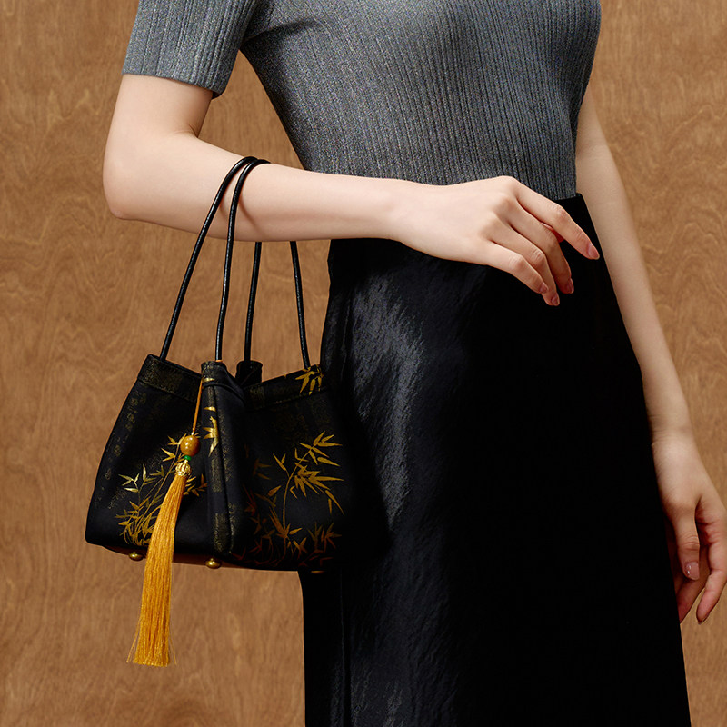 【李佳琦非遗里的中国年】上海故事新中式国风桑蚕丝手提包礼盒装,淘宝优惠券,粉丝福利购,淘宝优惠卷