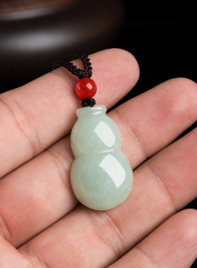 天然缅甸a货葫芦玉石吊坠送朋友