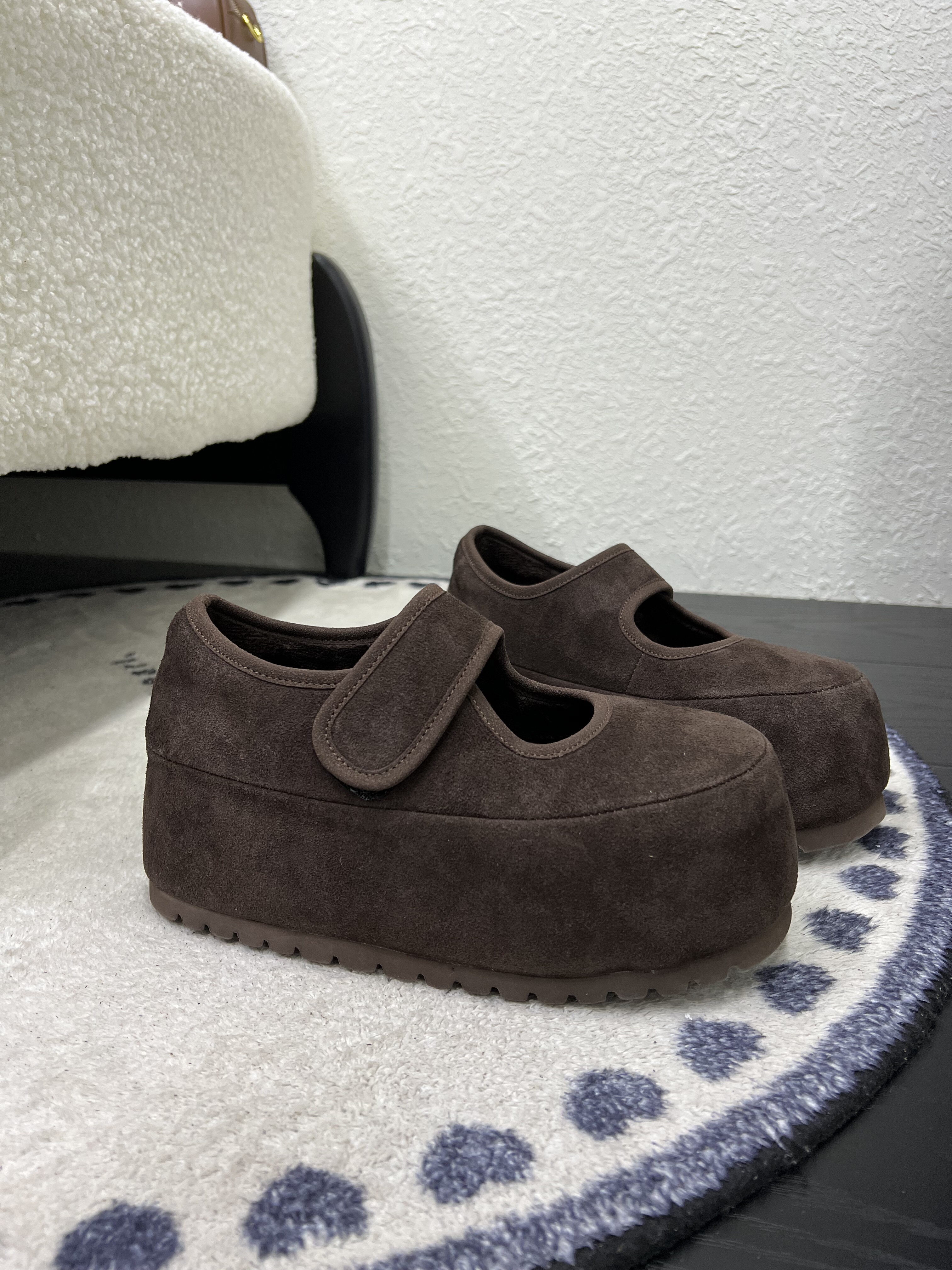 卡皮吧啦磨砂皮大头魔术贴厚底休闲鞋女2025新款加绒懒人玛丽珍鞋,淘宝优惠券,粉丝福利购,淘宝优惠卷