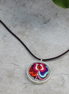 25年款云南民族风藏银老绣项链