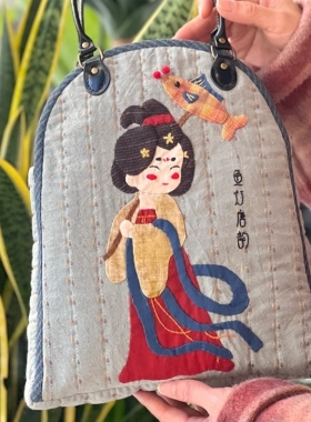 刺绣手工成品女包斜挎包丹霞凤穿牡丹婚礼古风非遗汉服配饰定制