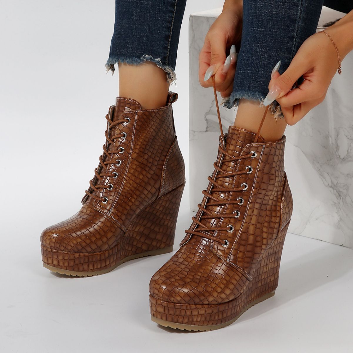 大码43靴子女马丁靴坡跟时装靴女women wedge boots martin boots