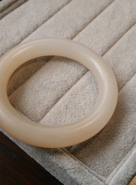 蓉氏珠宝2019新品手镯山料圆条