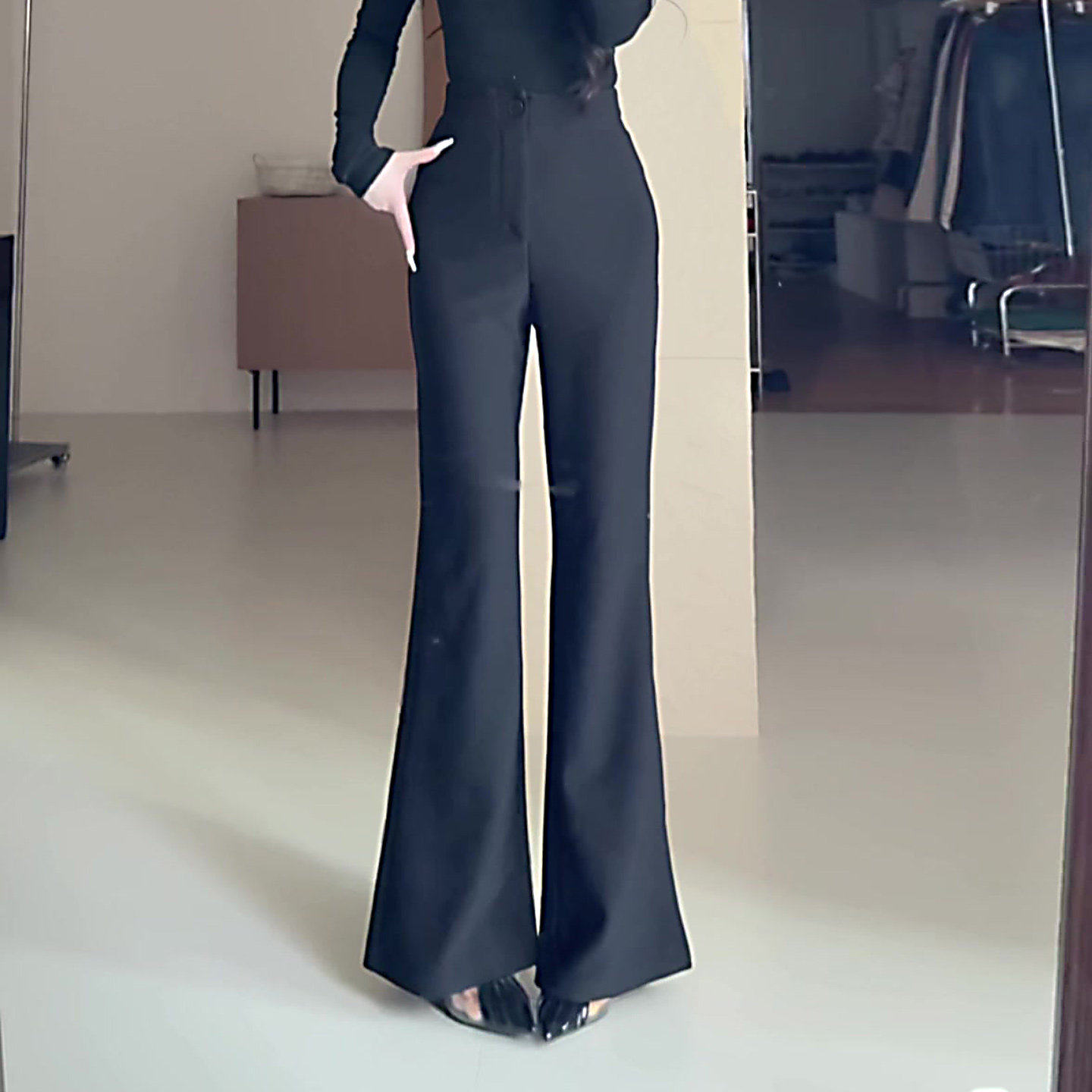 黑色不贴腿微喇西装裤女2026春夏新款高腰显瘦洋气百搭窄版喇叭裤,淘宝优惠券,粉丝福利购,淘宝优惠卷