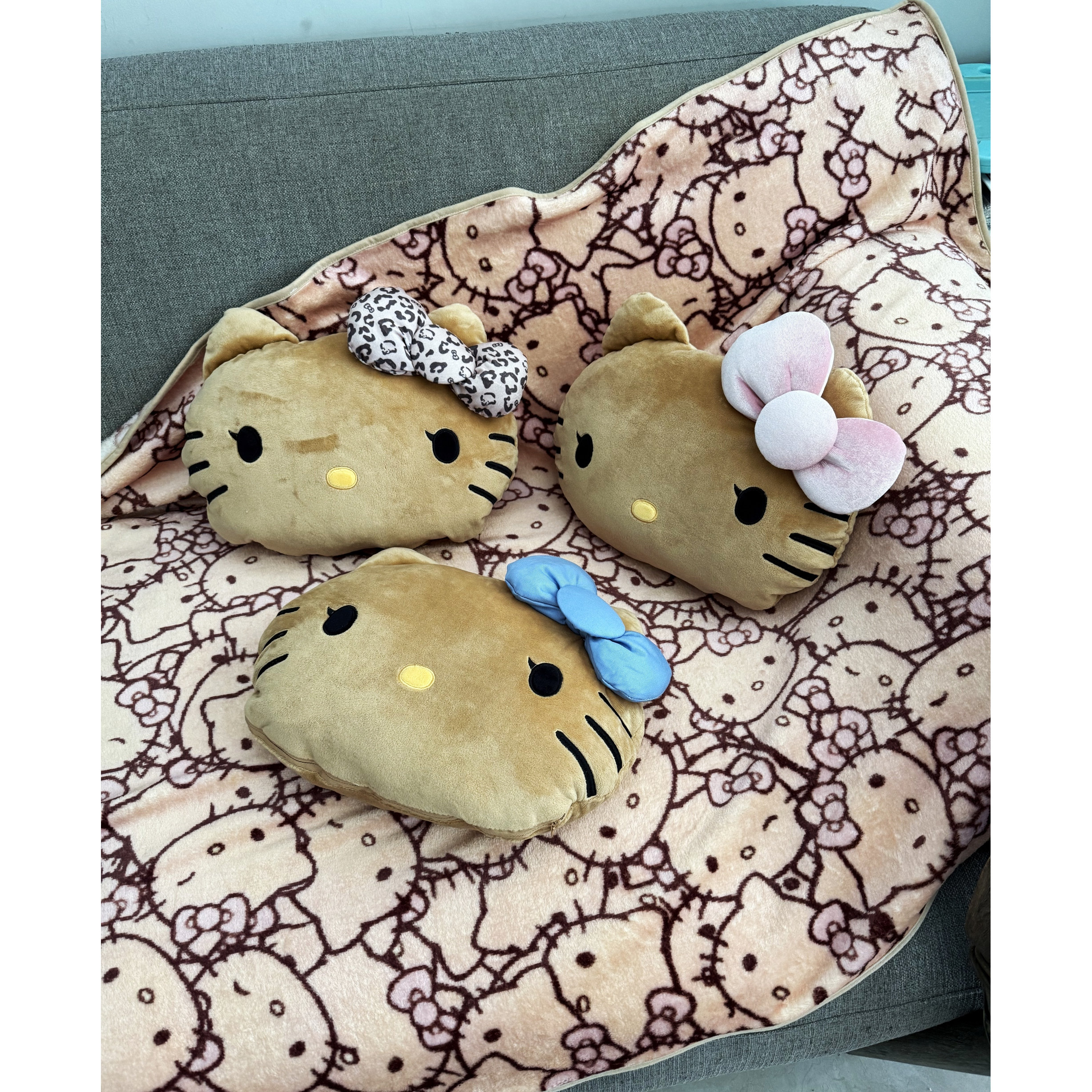 小红书爆款黑皮咖啡Kitty沙发家居懒人抱枕毯床靠垫汽车头枕颈枕,淘宝优惠券,粉丝福利购,淘宝优惠卷