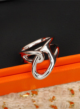 女混搭气场戒子不挑人