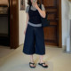 Omang Taoxi ສີຟ້າເຂັ້ມສາມສ່ວນສີ່ jeans ຂາກວ້າງສໍາລັບແມ່ຍິງ summer ສູງແອວສູງ silhouette ກາງເກງຖະຫນົນສູງ.
