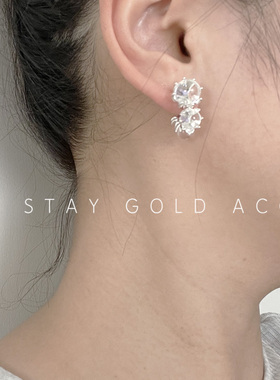 staygold时髦透明球形银针耳环