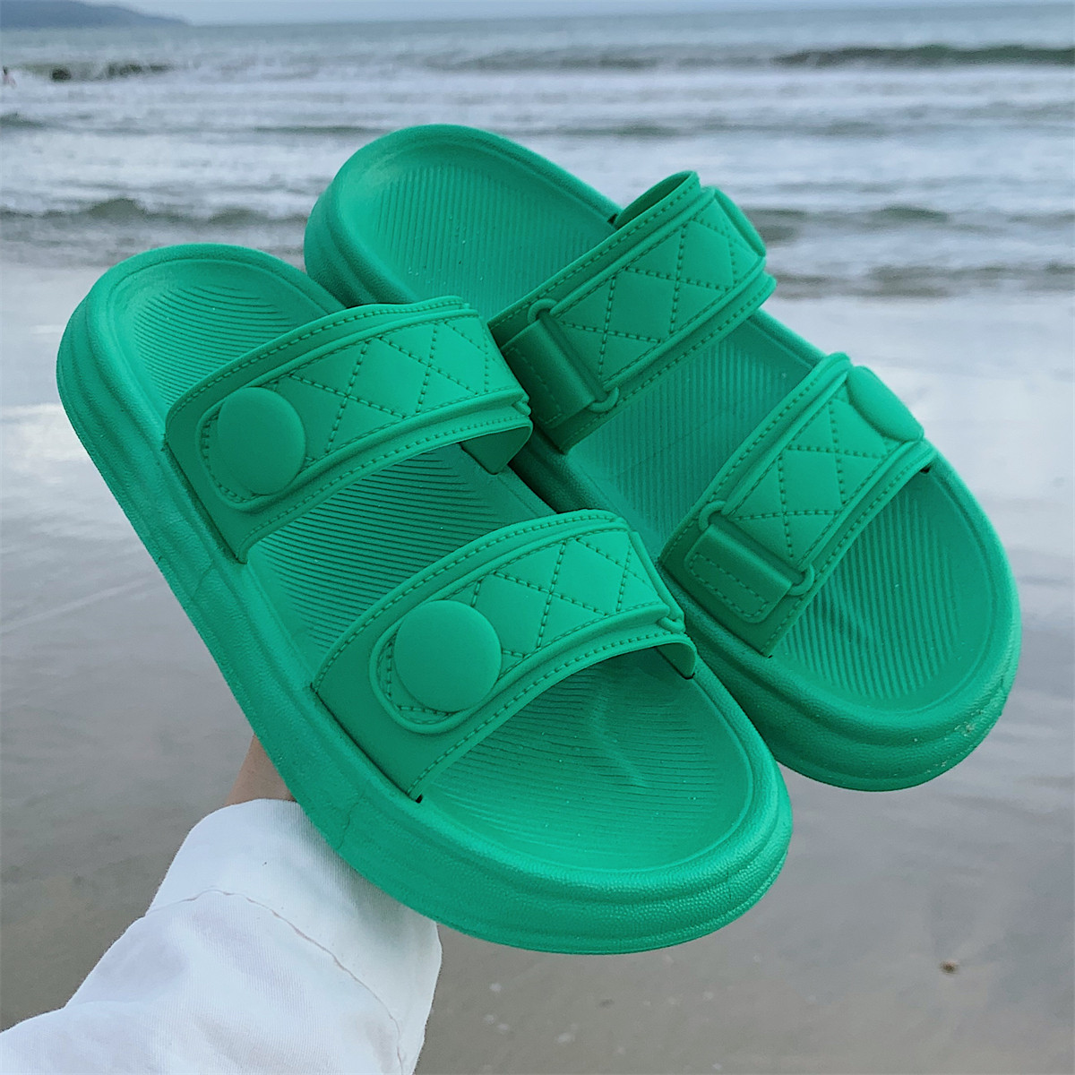 细细条 绿色个性双带凉拖鞋夏ins潮时尚平底外穿防滑厚底沙滩鞋女,淘宝优惠券,粉丝福利购,淘宝优惠卷