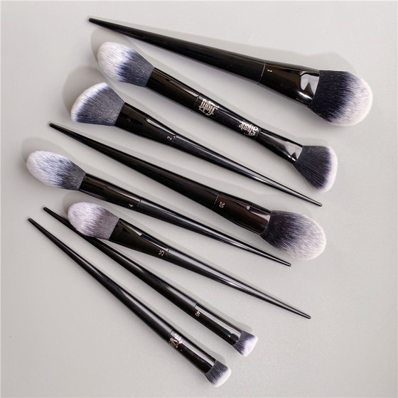 K Very comfortable and soft contouring blush brush