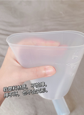 钱小姐。半透明简约笔筒化妆刷