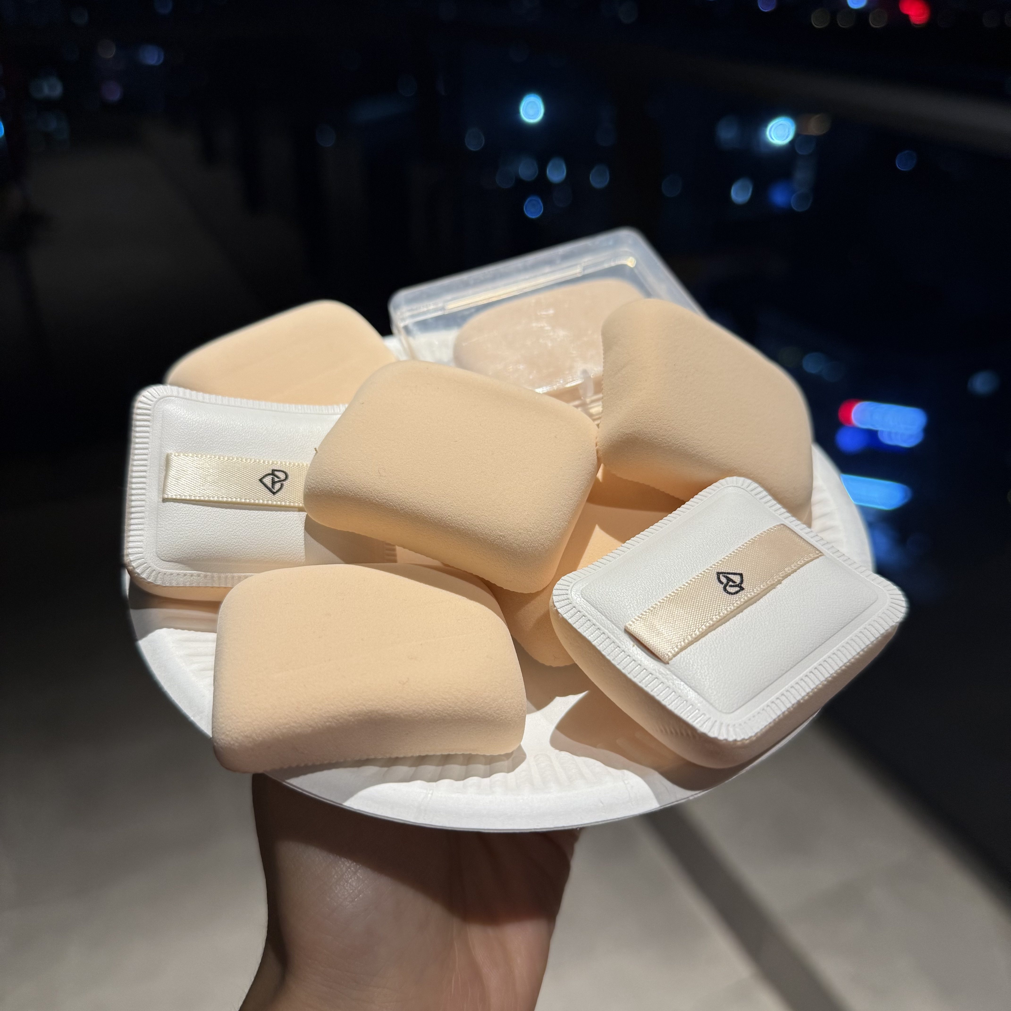 清仓捡漏8片 日本微瑕疵棉花糖粉扑送收纳盒肤色方形干湿两用巨软,淘宝优惠券,粉丝福利购,淘宝优惠卷