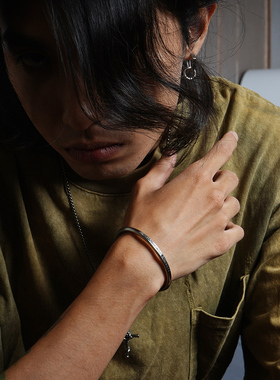 ROAD男女字母钛钢手镯