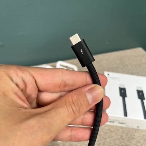 苹果 雷雳4 USB-C Pro 连接线 1米 雷电4pro高速传输线国行全新 - 图2