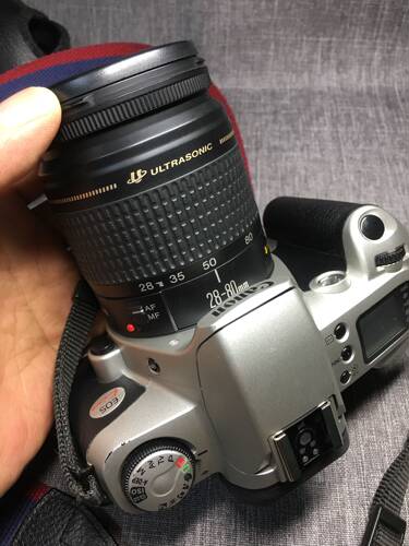 佳能eos kiss 银色 28-80 套机 成色好 镜头好 带皮套 编号1251 - 图2