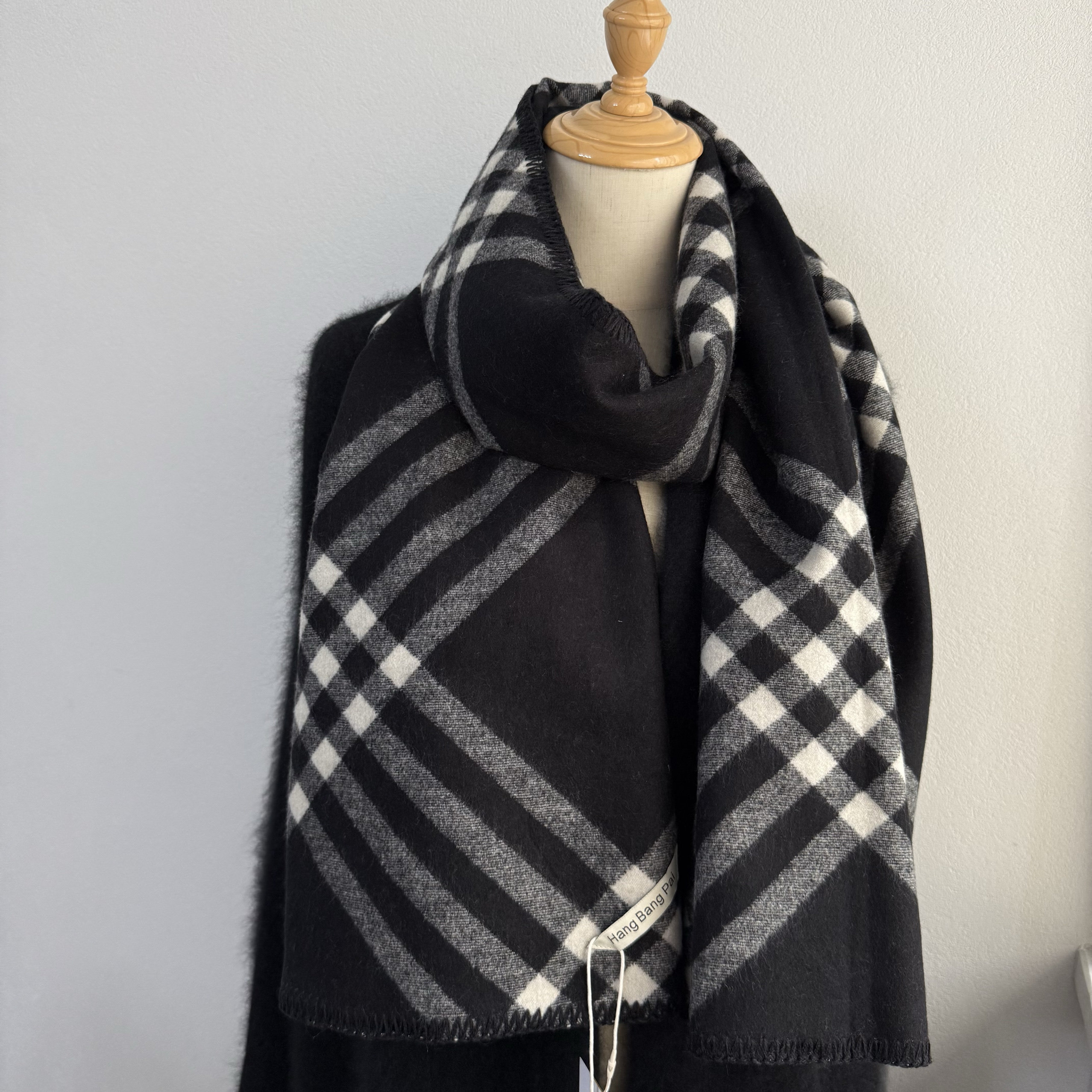 原版定制高级感十足chao火经典黑白格子围巾女冬季加厚保暖大披肩