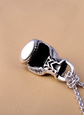 挂坠拳击手套时尚个性风银项链