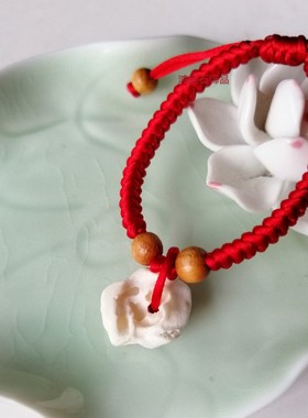 猪惊骨婴儿金刚结桃木红绳手链