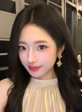 香奢千金轻奢四叶草闪锆耳环女