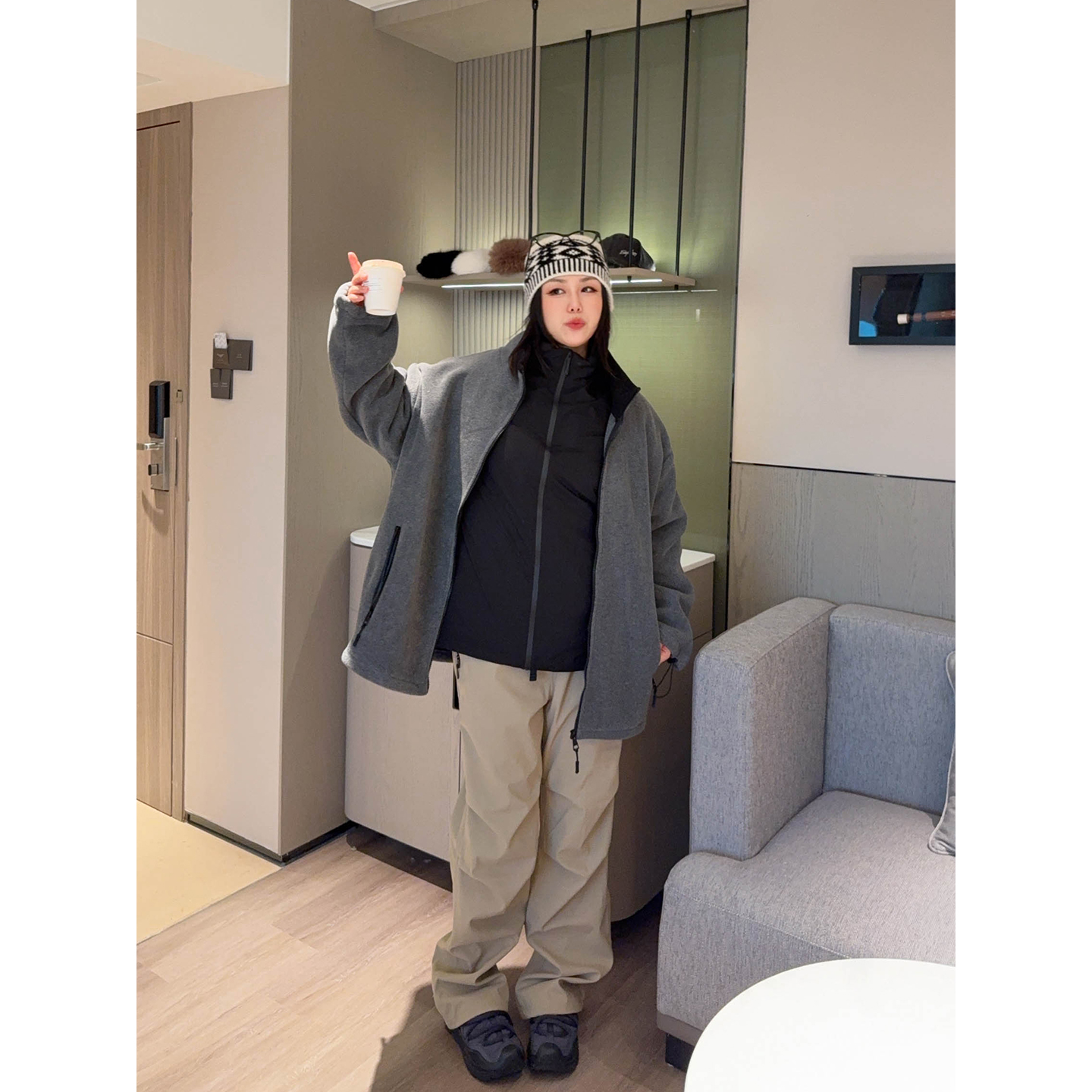 VOGANA戛纳家大码女装自暖轻量感加厚保暖90白鸭绒休闲宽松羽绒服 - 图1