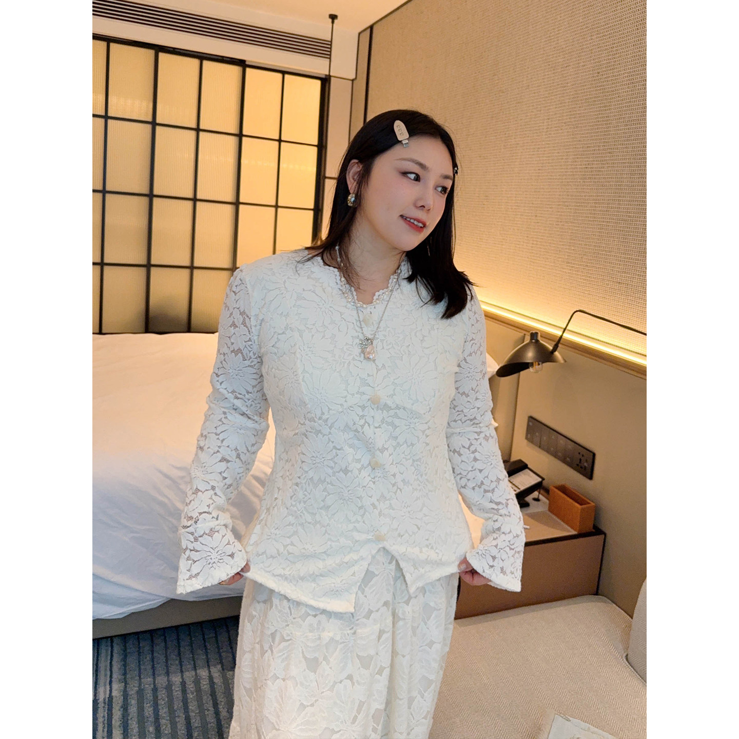 VOGANA戛纳家大码女装法式茶歇纯欲上衣喇叭袖加绒收腰显瘦蕾丝衫,淘宝优惠券,粉丝福利购,淘宝优惠卷