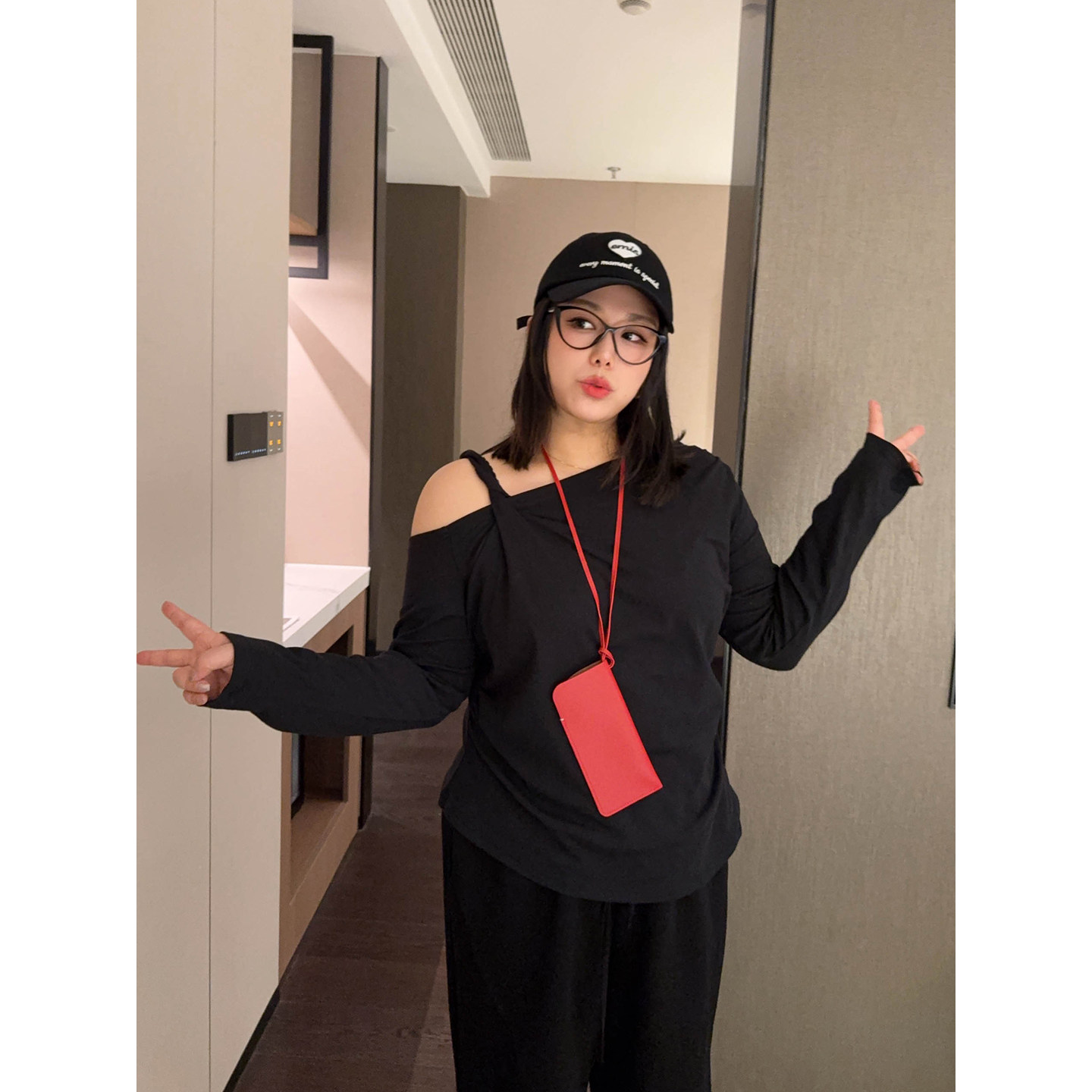 VOGANA戛纳家大码女装慵懒辣妹时髦度上衣性感斜肩不规则合身t恤,淘宝优惠券,粉丝福利购,淘宝优惠卷