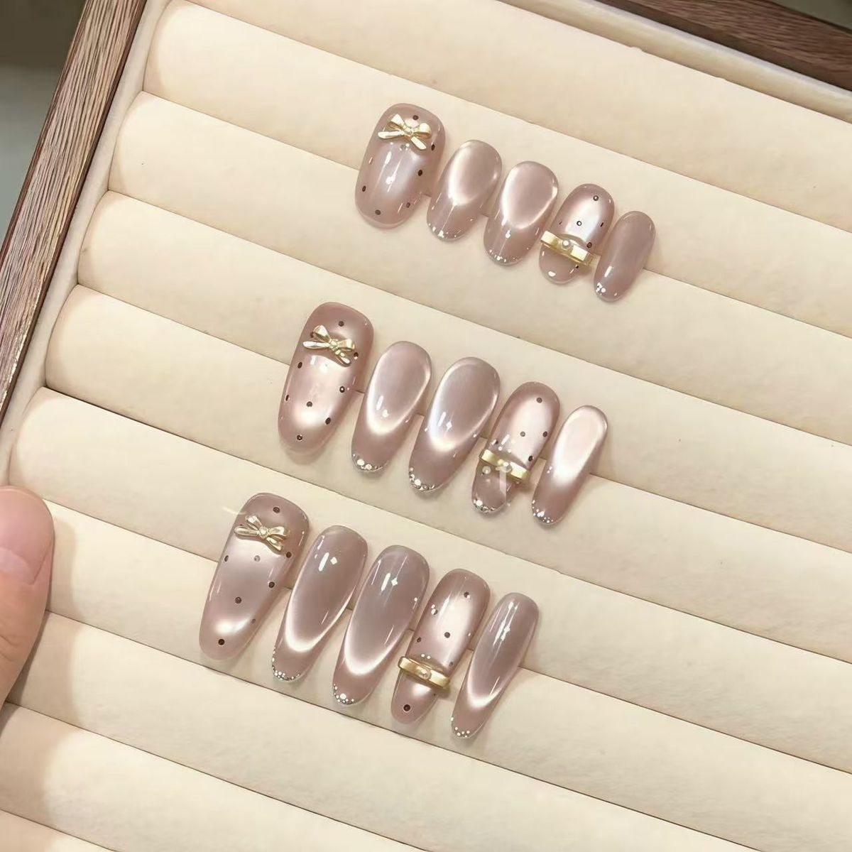 【金粉少女】穿戴纯手工气质裸色猫眼高级蝴蝶结千金显白贴片波点,淘宝优惠券,粉丝福利购,淘宝优惠卷