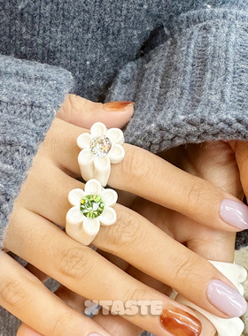 XTASTE 荷兰 RIICE 水钻雏菊戒指可爱原创小众设计通勤时尚潮流款